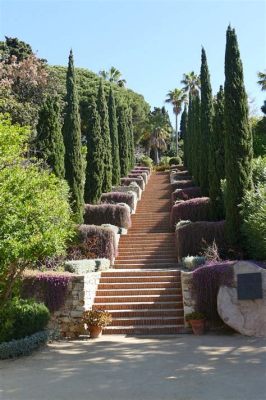 Exploring Sculpture: A Journey Through Spain's Artistic Heritage: Unearthing Timeless Beauty and Unraveling Sculptural Narratives