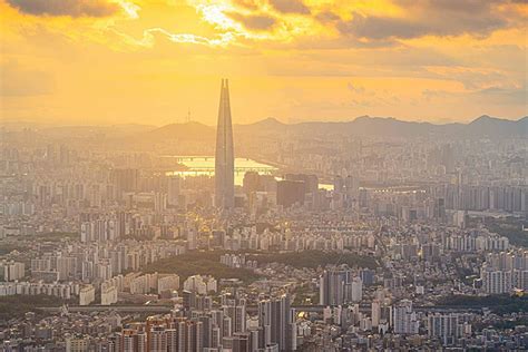 Constructing Seoul: A Symphony of Steel and Stone - Unveiling the Urban Tapestry of South Korea's Capital City